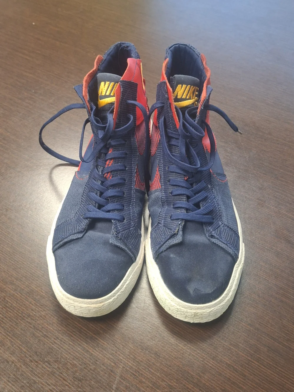 Nike Men’s Navy & Red High-Top Casual Sneakers